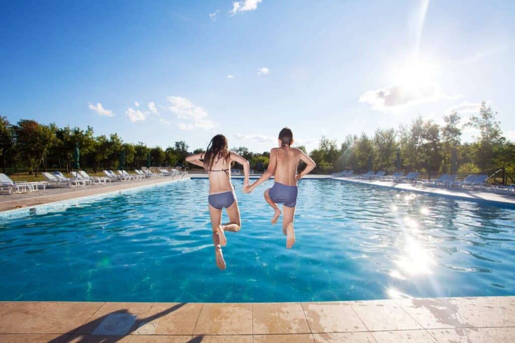 Why Choose Pool Maintenance Technicians That Are CPO and AFO Certified