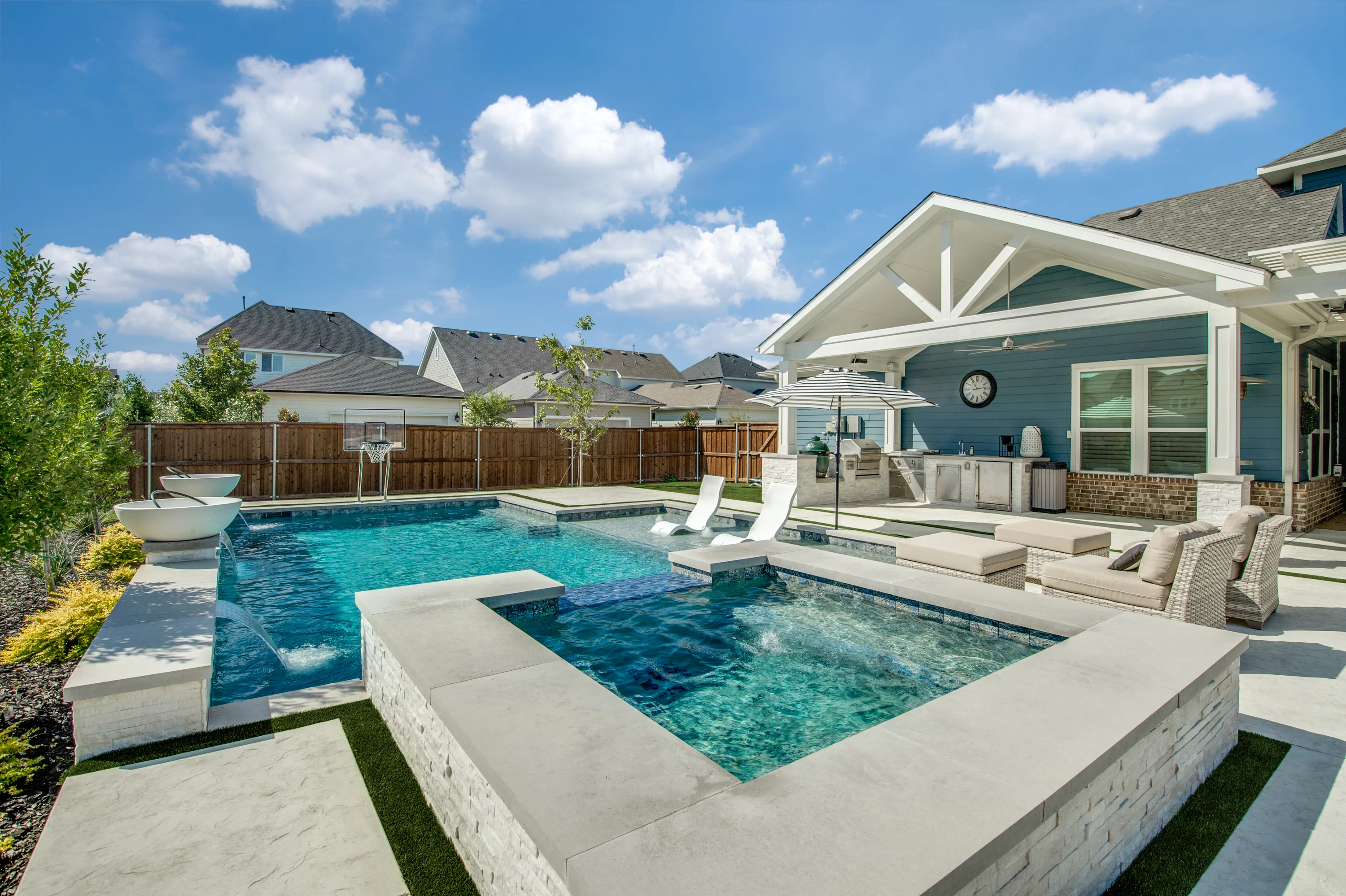 Contemporary Retreat pool — McHenry   cormac st